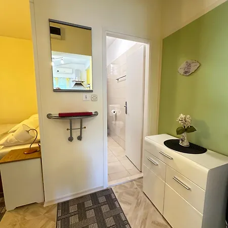 Guest house Apartments - Rooms Vesna Primosten