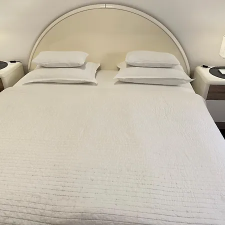 Apartments - Rooms Vesna 3*