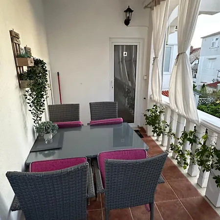 Apartments - Rooms Vesna Guest house 3*