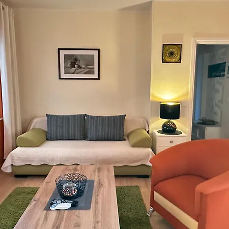 Guest house Apartments - Rooms Vesna 3*