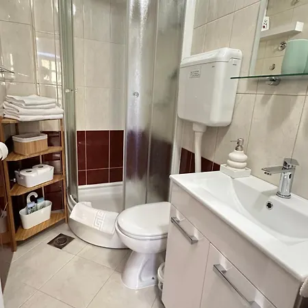 - Vesna 3* Primošten