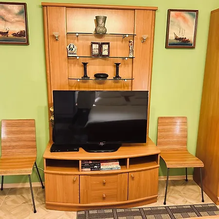 Guest house Apartments - Rooms Vesna 3*