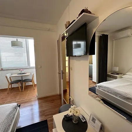 Apartments - Rooms Vesna Guest house 3*
