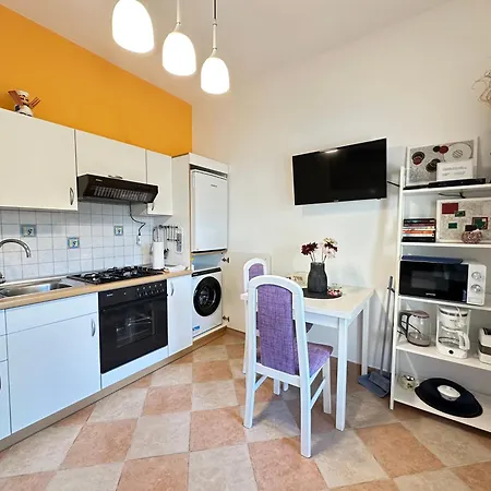 Guest house Apartments - Rooms Vesna Primosten