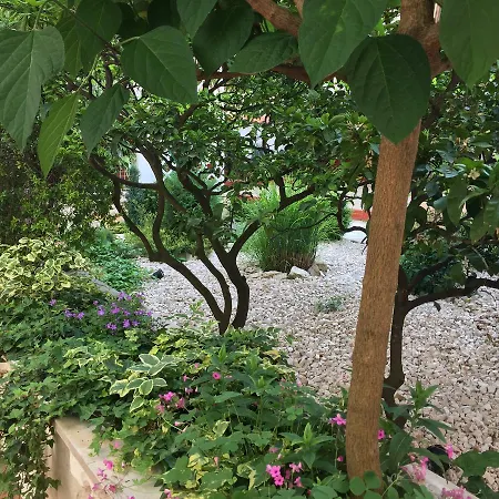 - Vesna 3* Primošten