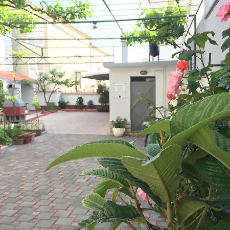Guest house Apartments - Rooms Vesna