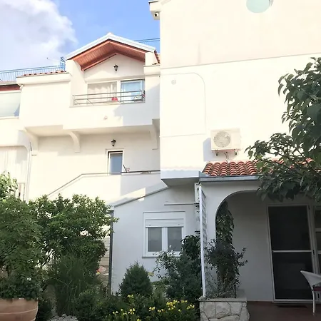 Guest house Apartments - Rooms Vesna