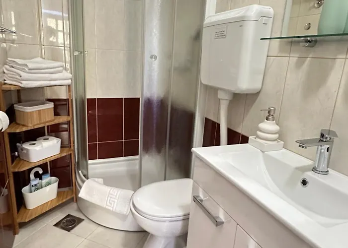 - Vesna 3* Primošten